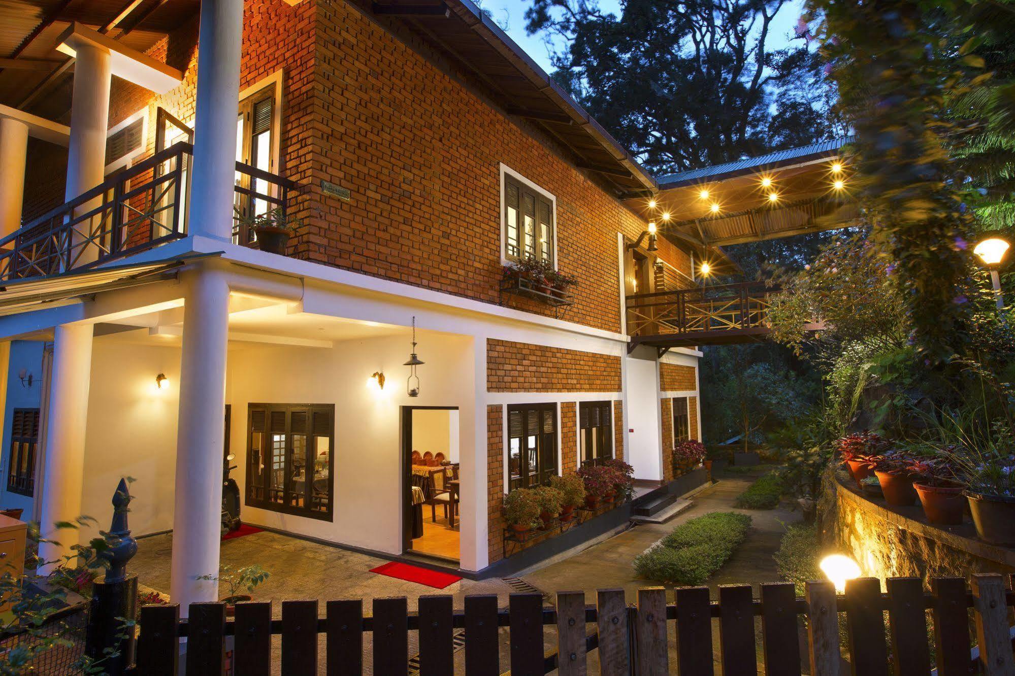 Madhumanthra Resort - Homestay Munnar Bagian luar foto