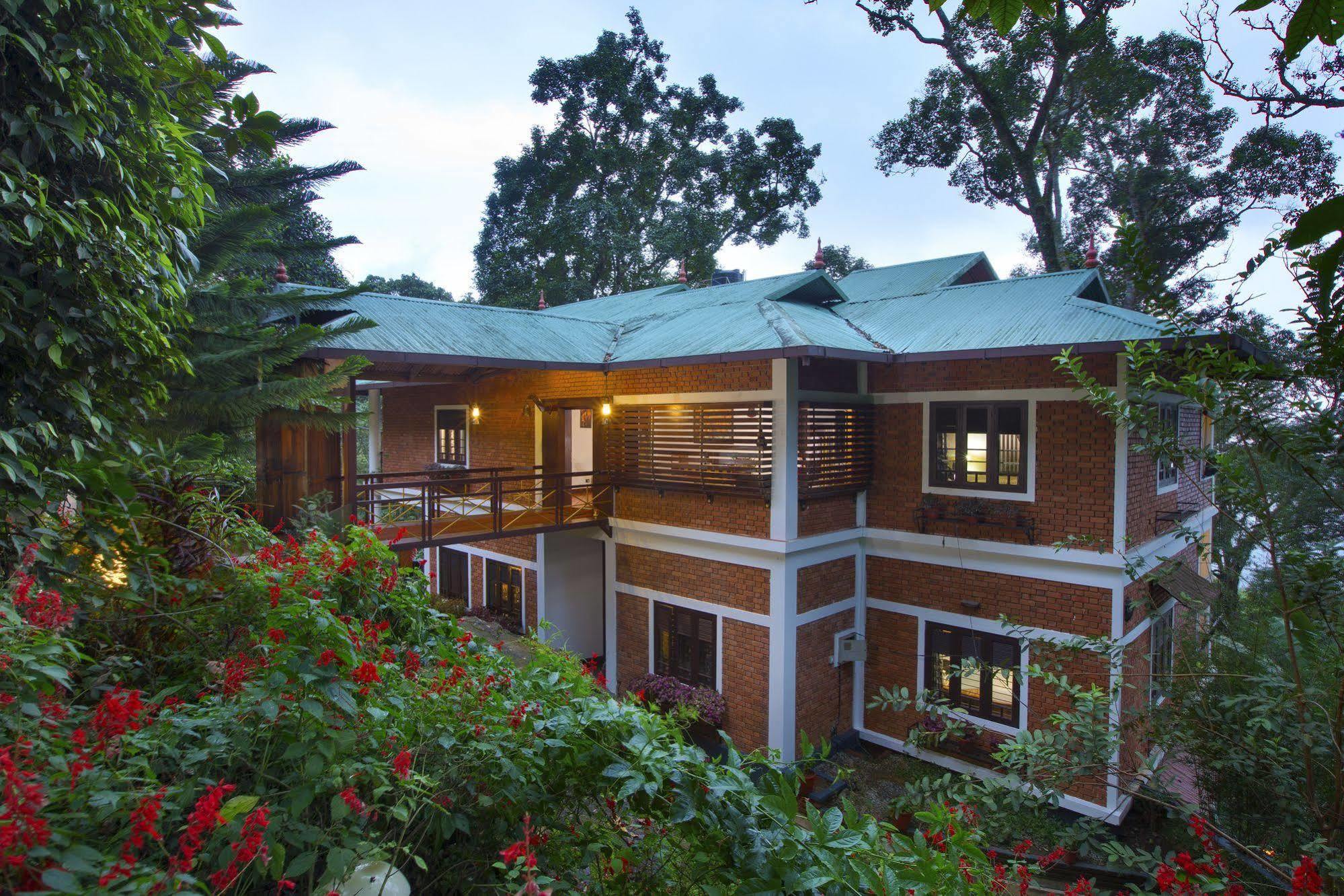 Madhumanthra Resort - Homestay Munnar Bagian luar foto