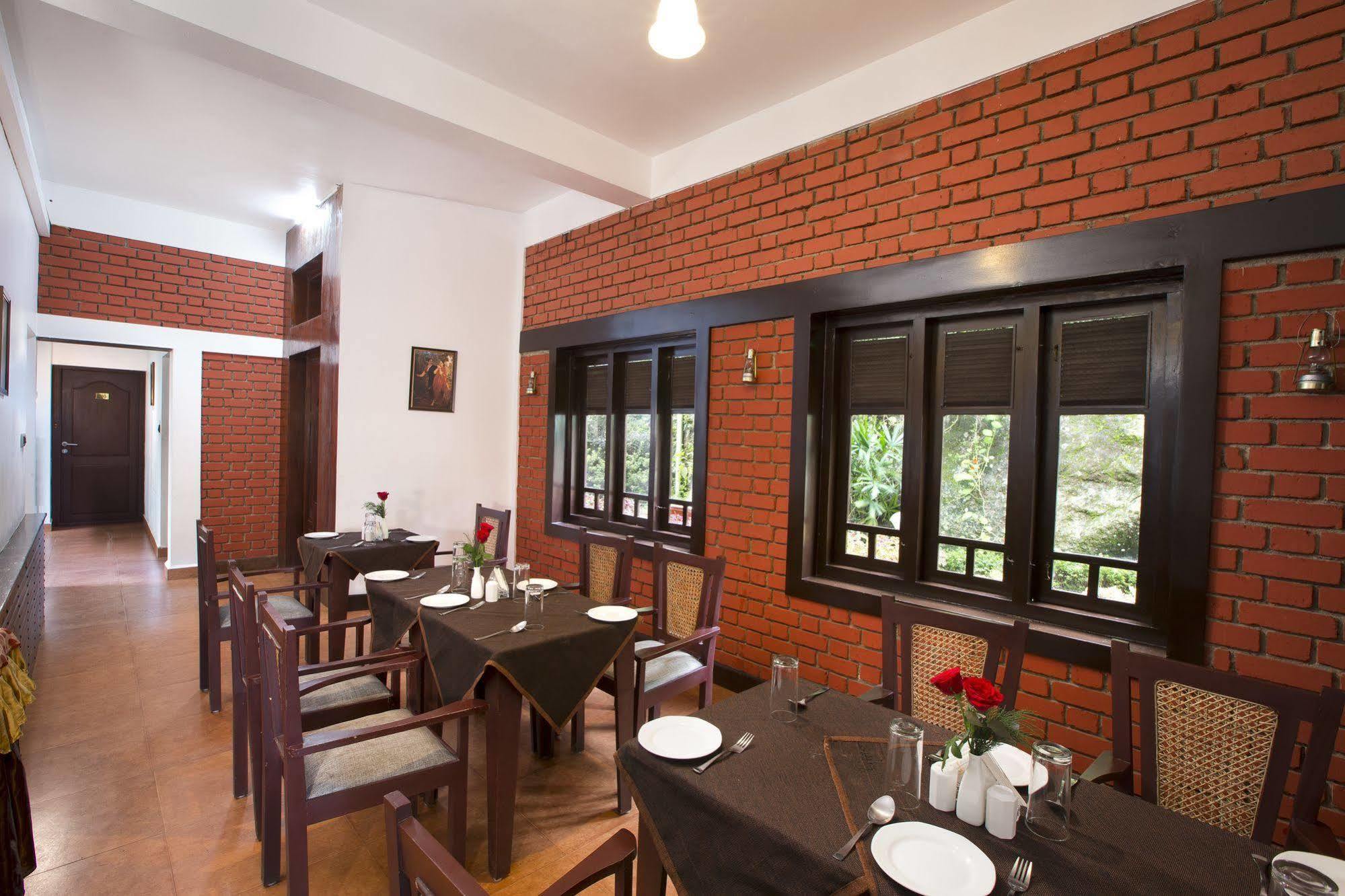 Madhumanthra Resort - Homestay Munnar Bagian luar foto