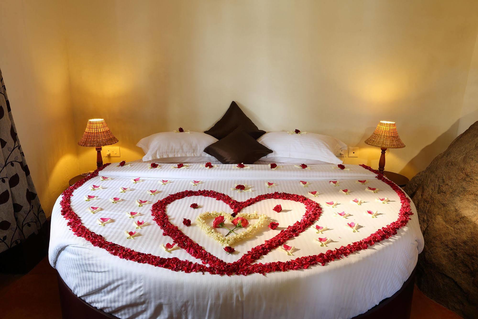 Madhumanthra Resort - Homestay Munnar Bagian luar foto