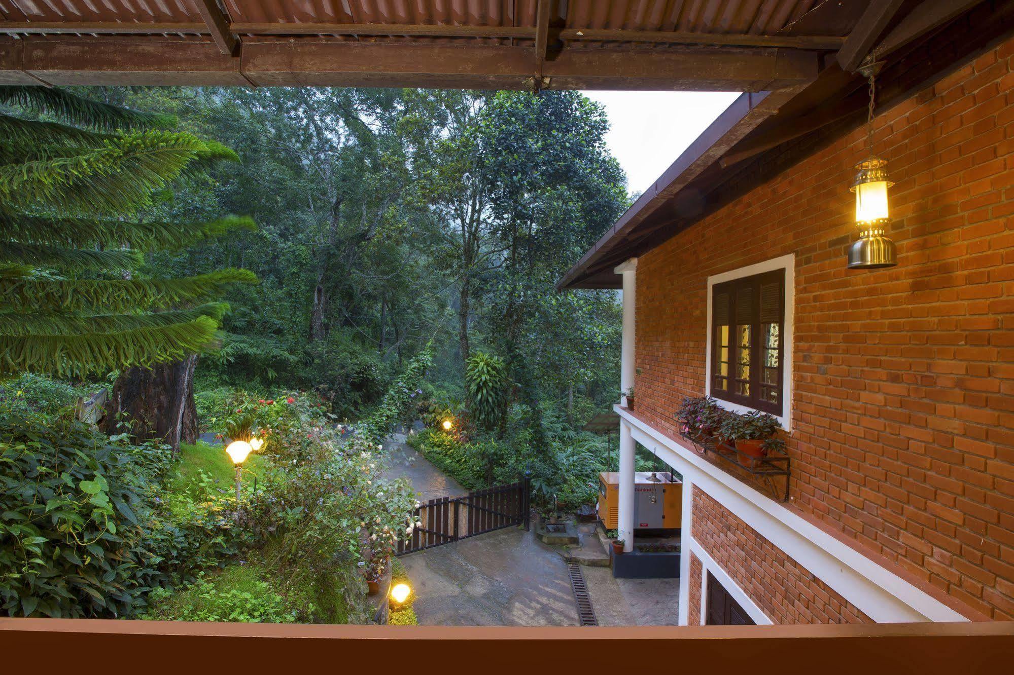 Madhumanthra Resort - Homestay Munnar Bagian luar foto
