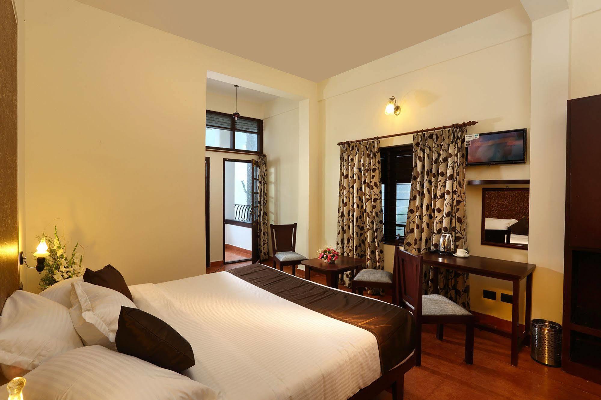 Madhumanthra Resort - Homestay Munnar Bagian luar foto